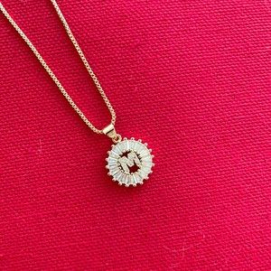 Necklace with letter M, colour Gold